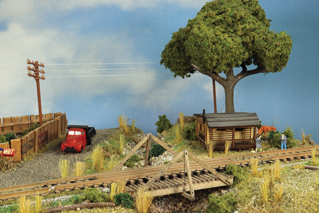 REVIEW: Raised Hunting Cabin Kit by Rolly’s Railroad Models - Dennis Murphy